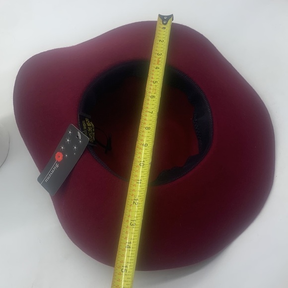Bienvenu NWT Dark Red Wool Hat - Picture 11 of 12